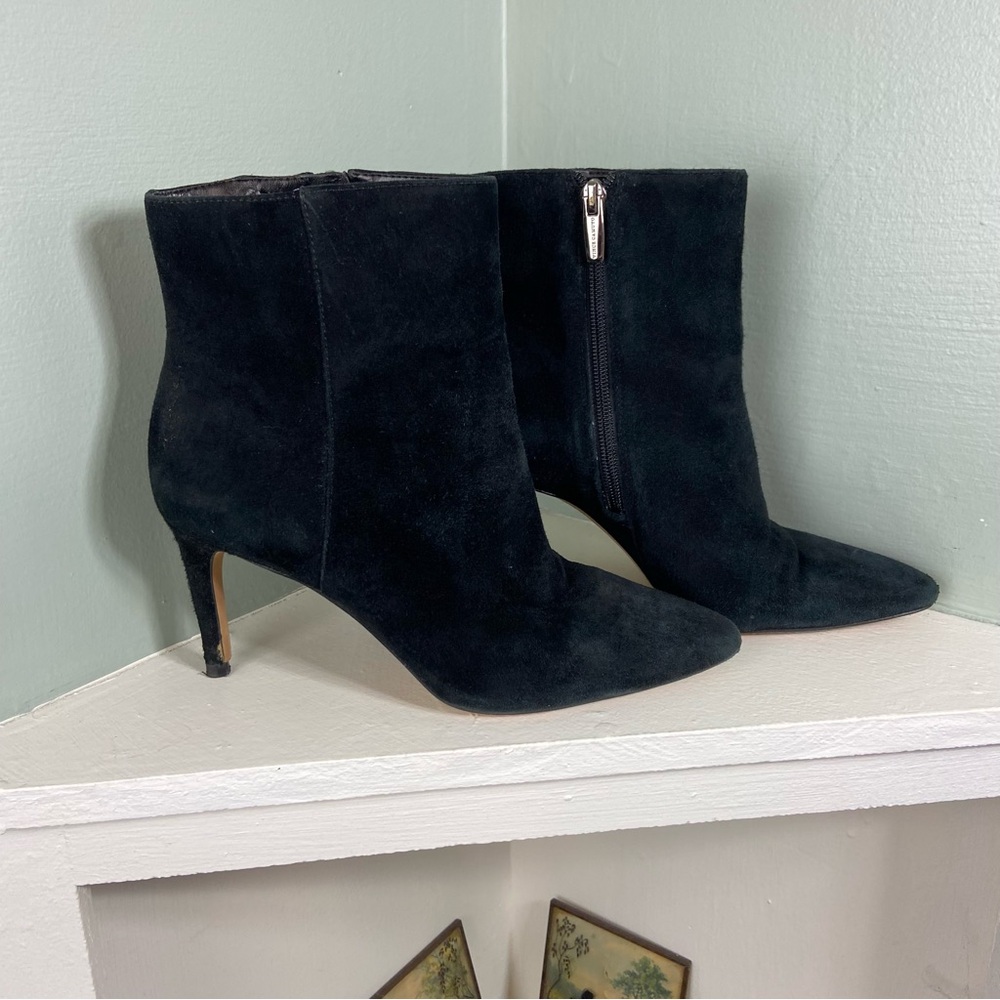 3/$9 Vince Camuto Allost Black Suede Leather Ankle Mid-Heel Booties Boots Pointy - Picture 15 of 16